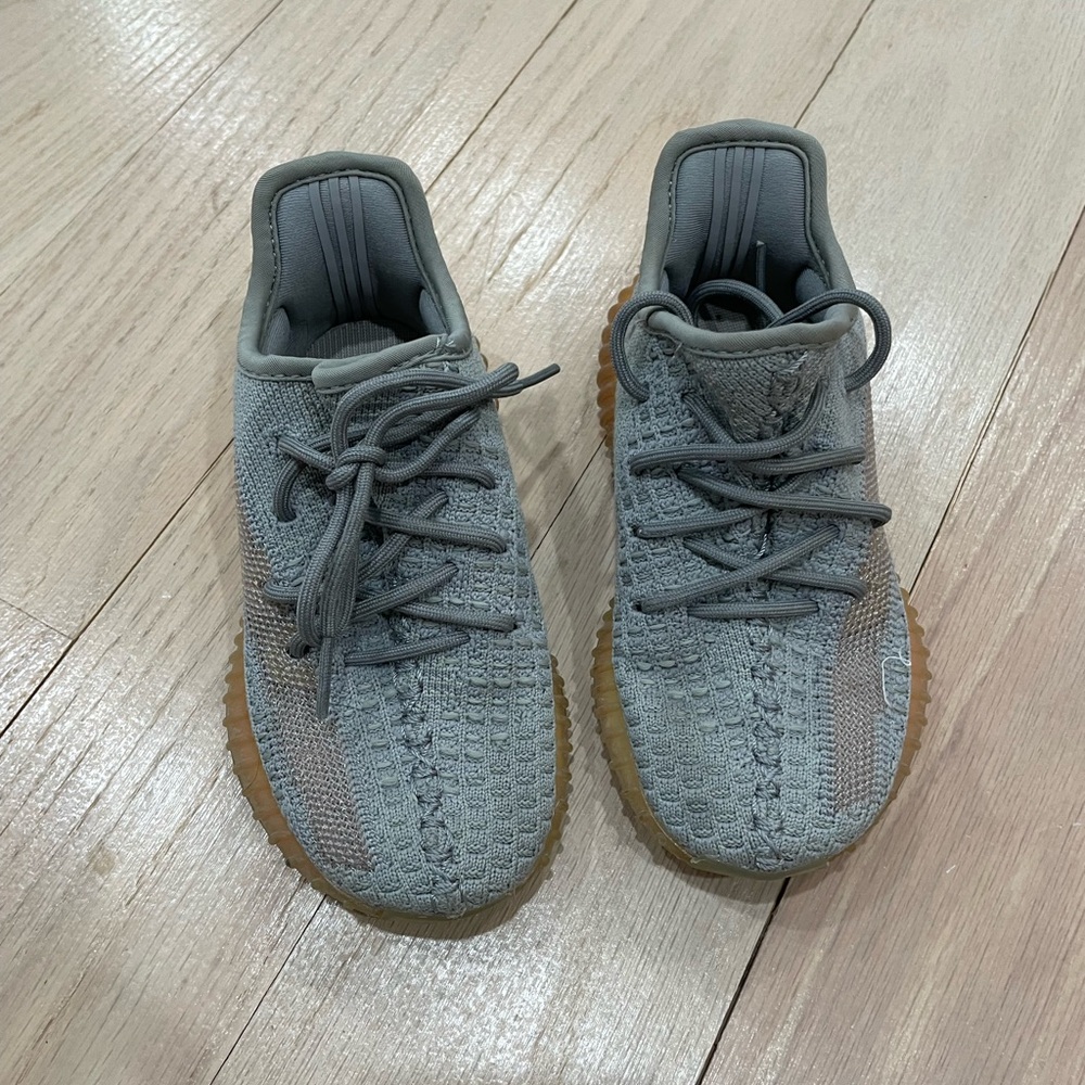 Yeezy Boost 350 toddler sneakers